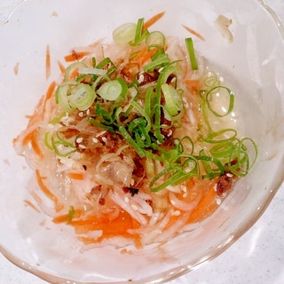大根と人参の寿司酢で簡単 梅サラダ